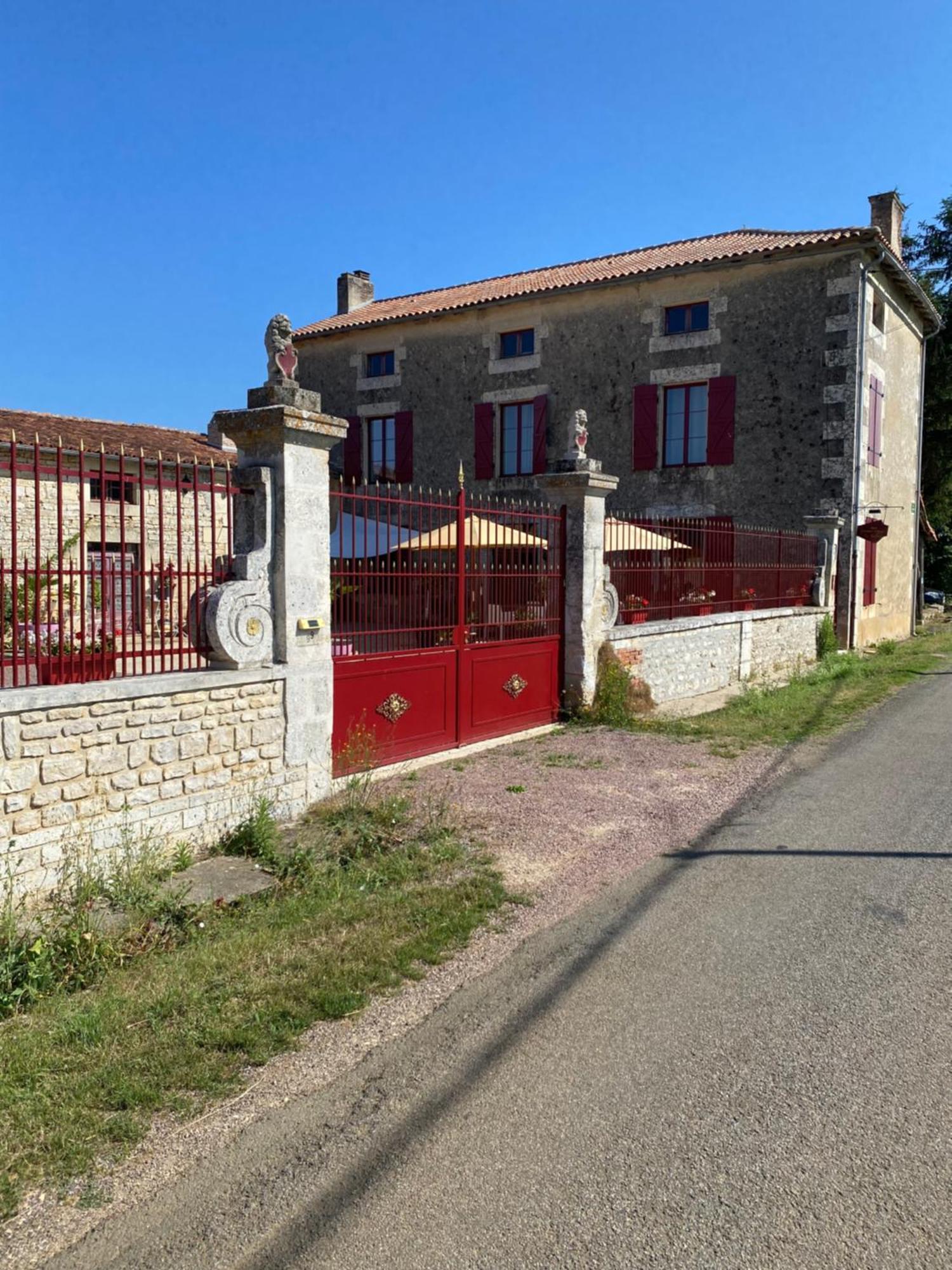 Verteuil-sur-CharenteLa Tuilerie住宿加早餐旅馆 外观 照片